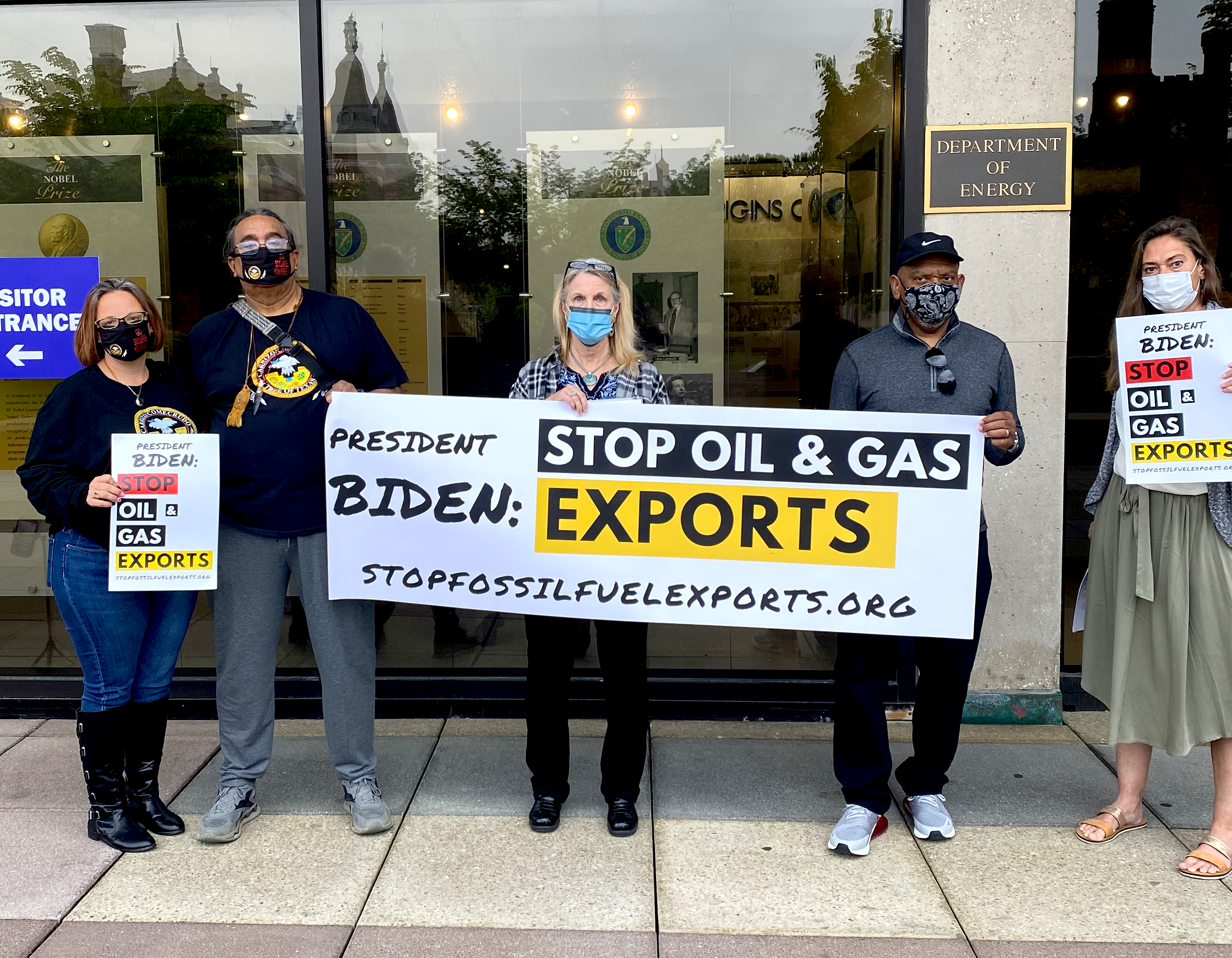 Gulf Coast advocates, hundreds of orgs launch campaign pressuring Biden Admin to Stop Oil and Gas Exports